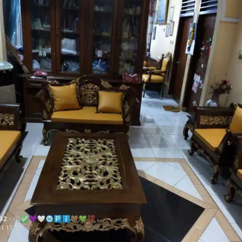 Satu set Kursi Tamu Madura Ukir mawar dan meja Ketapang furniture asli dari jepara