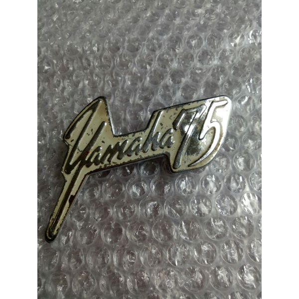 Emblem Logo Sayap Dek Yamaha V75 Original
