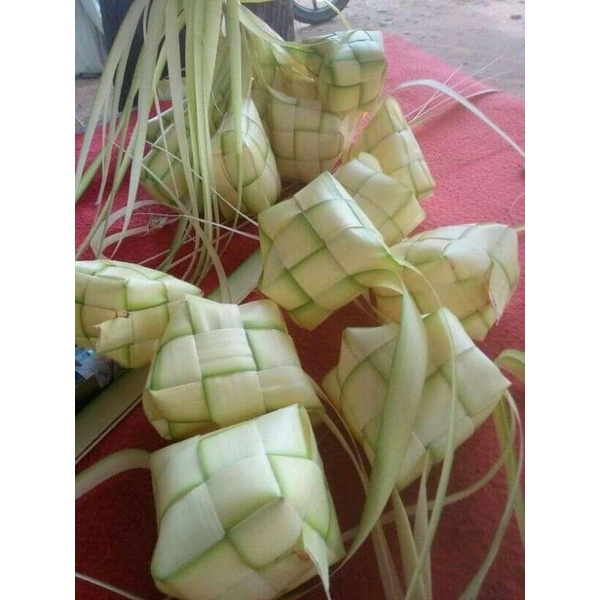 

KETUPAT LEBARAN IDUL FITRI _BAWANG