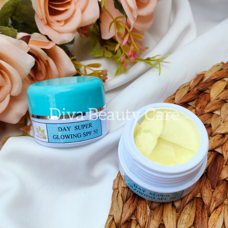 DAY SUPER GLOWING SPF 50/CREAM SIANG SUPER GLOWING