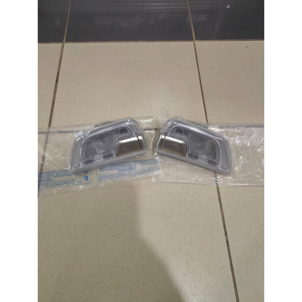 Lampu plafon cabin mobil Toyota Innova Reborn Original