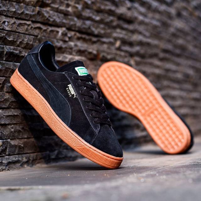 PUMA SUED BLACK SOLE GUM