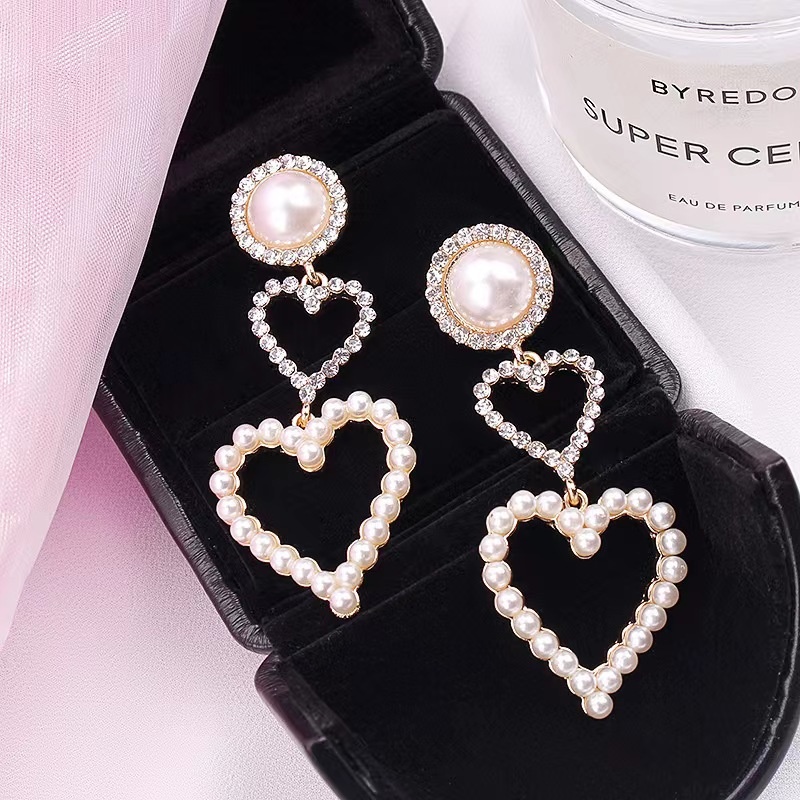 Anting Panjang Desain Hati Ganda Aksen Mutiara Berlian Gaya Korea