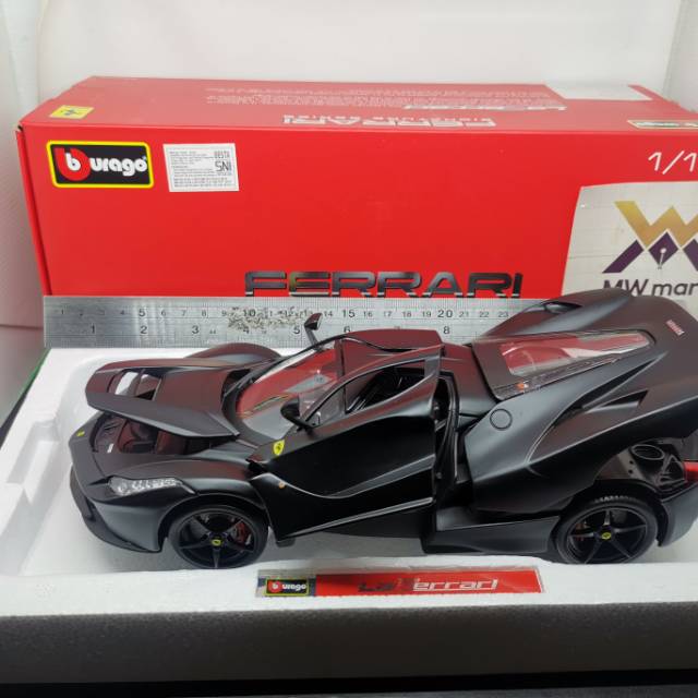 Burago diecast Ferrari Signature Series La Ferrari 1:18