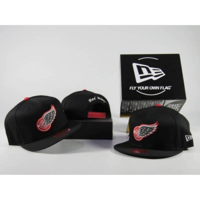 SNAPBACK REDWINGS