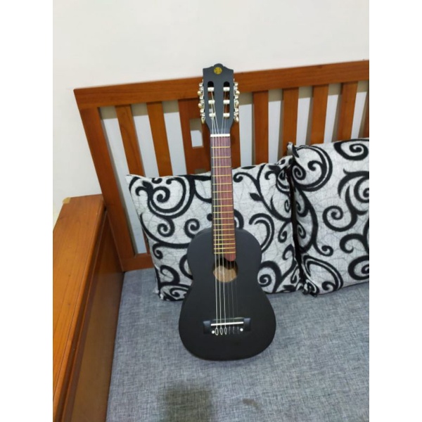 gitar Yamaha junior GL1