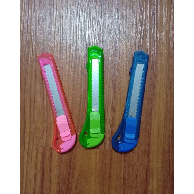 

Pisau Cutter ukuran besar size 15cm
