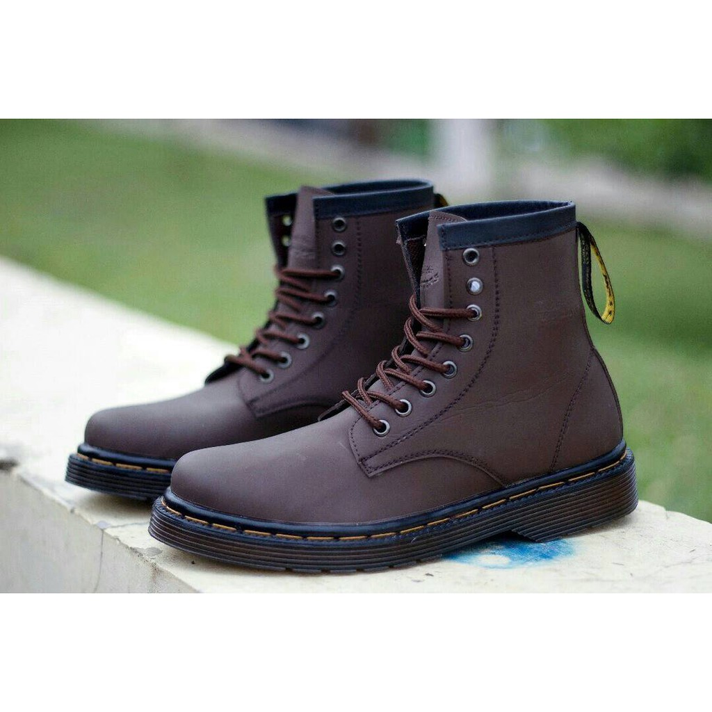 Sepatu Docmart Dr Martens Boots High pria terlaris