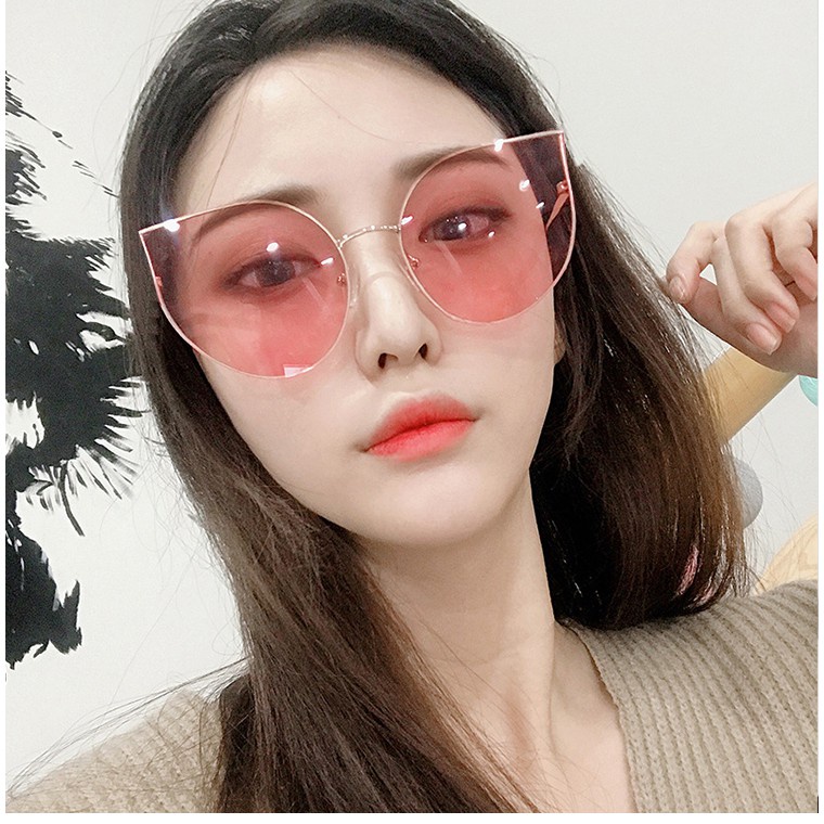 Kacamata Hitam Wanita Cewe Model Retro Cat Eye Horn Gaya Kuping Kucing Sunglasses Women UV400 Protection Anti Silau Sinar Matahari Polar Antiradiasi KCH24