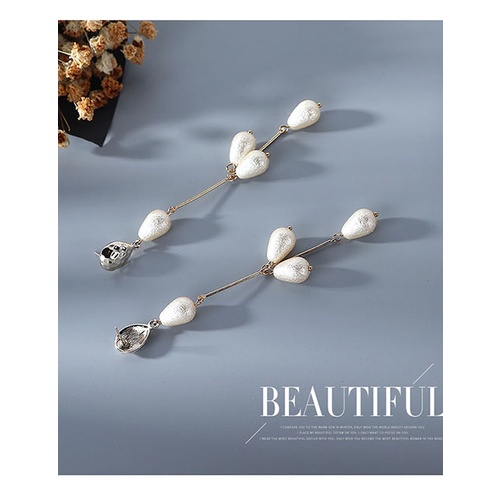 LRC Anting Tusuk Fashion White Long Fringe Pearl Irregular Concave Alloy Stud Earrings Y63794