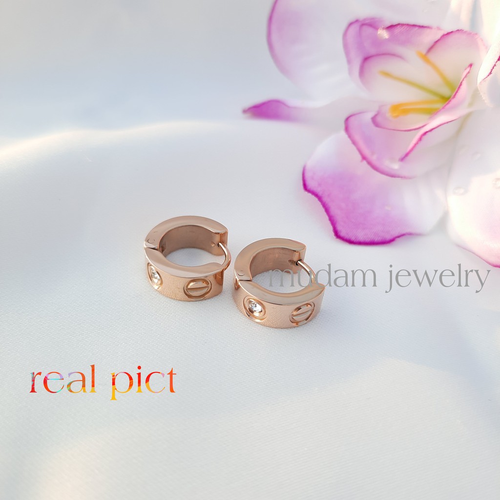 Anting Jepit Titanium Ctr Diamonds Simple dan Elegan Tersedia Warna Rosegold, Gold dan Silver