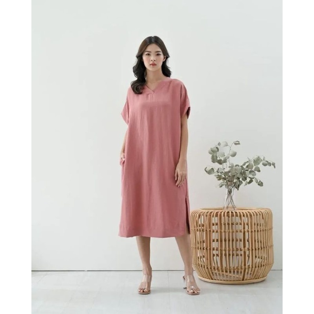 JOSSIE SLIT DRESS - DRESS WANITA TANGAN PENDEK