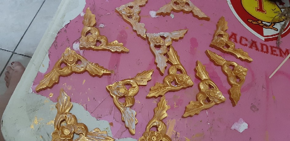 Ukiran Sudut Ornamen Tempel Bahan Kayu Motif Pacul  18 X 9,5cm