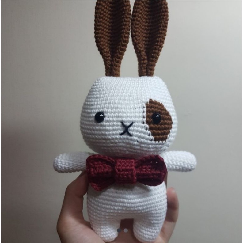 Boneka rajut Bunny