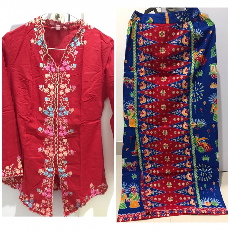 Kebaya Bordir Warna Merah Size S Bawahan Rok Kain Ondel-Ondel Preloved