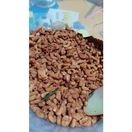 

makaroni pedas daun jeruk