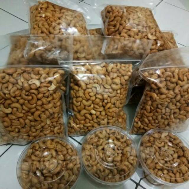 

kacang mede asli wonogiri gurih,renyah dan eenaak, kemasan bervariatif