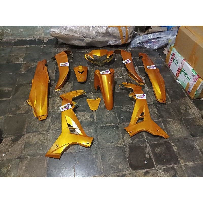 Cover body bodi samping vega r new full set halus warna kuning mas