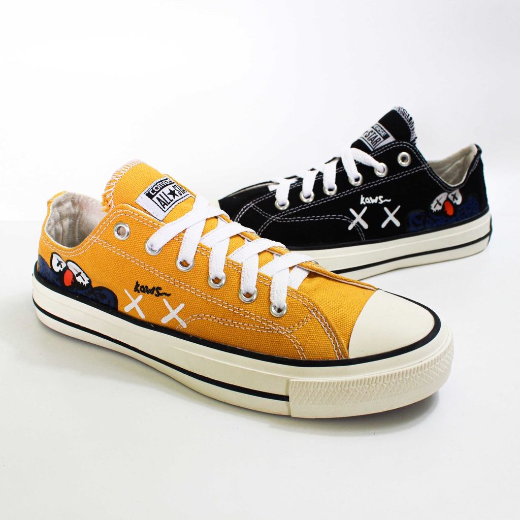 SEPATU CONVERSE KAWS X KAWS, MADE IN VIETNAM, PENDEK ( LOW CUT ) 5.0