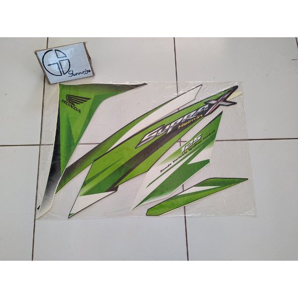Striping supra x 125 Helm in 2011 2012 Hitam Putih Lis Hijau
