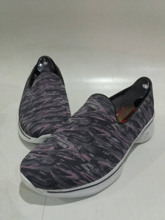 Sepatu skecher woman go walk 4