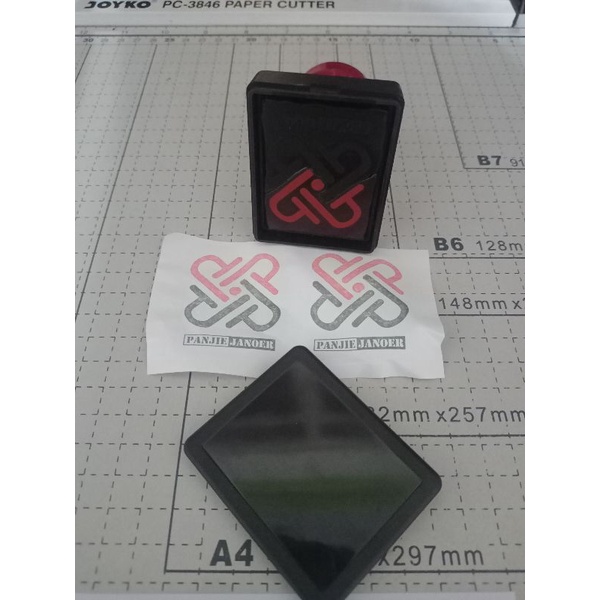 

Stampel Kayu & Flash