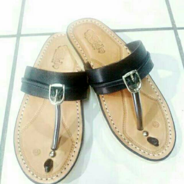 Sandal kulit terompah karet bido