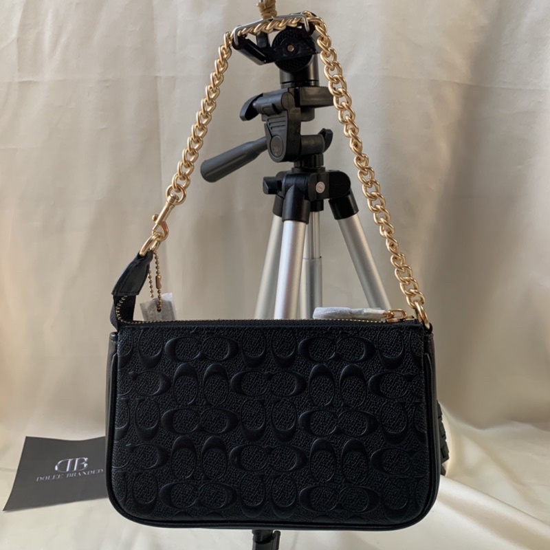 CH Large Wristlet 19 In Signature Leather (F67567)