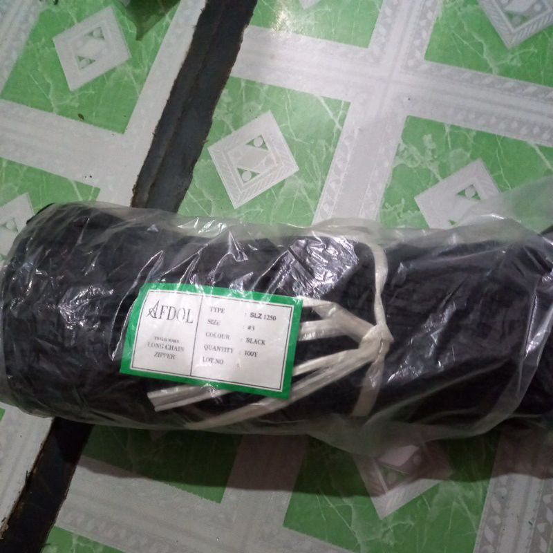 Daun Resleting Gigi Plastik No 3 Per Roll