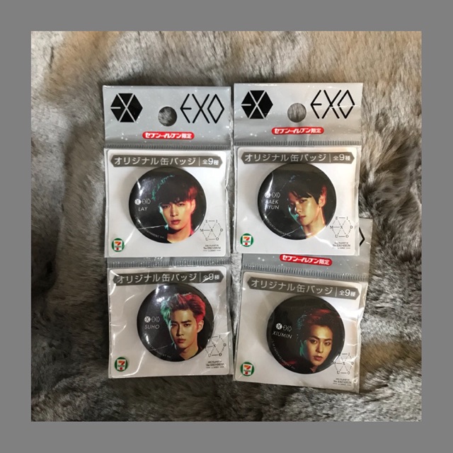EXO XIUMIN & LAY EXORDIUM BUTTON PIN 7-eleven JAPAN