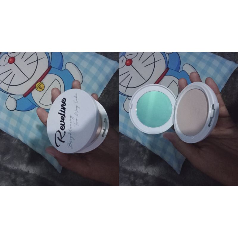 Reveline two way cake preloved