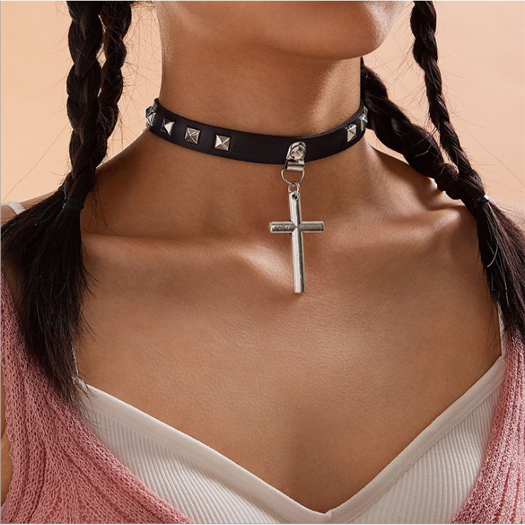 Kalung Choker Bahan Kulit PU Dengan Liontin Salib Gaya Punk Gothic Untuk Unisex