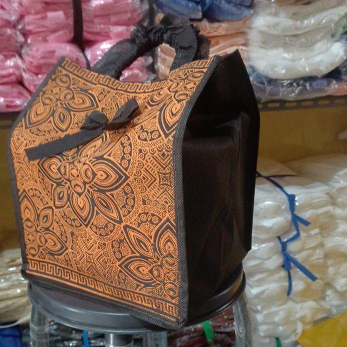

Langsung Kirim tas kotak hajatan motif jahit 22x22 RR4$