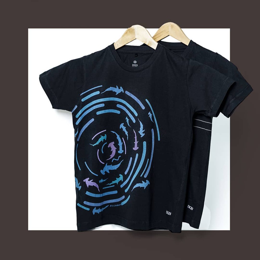 Kaos DGD by Dagadu Jogja - Hiu Martil