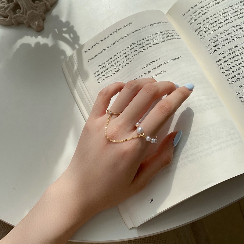 Cincin Rantai Tembaga Warna Emas Aksen Mutiara Untuk Wanita