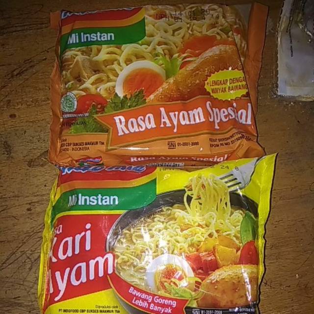 

Indomie kuah ayam spesial &kari ayam