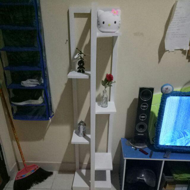 Rak Sudut Dekorasi Rumah