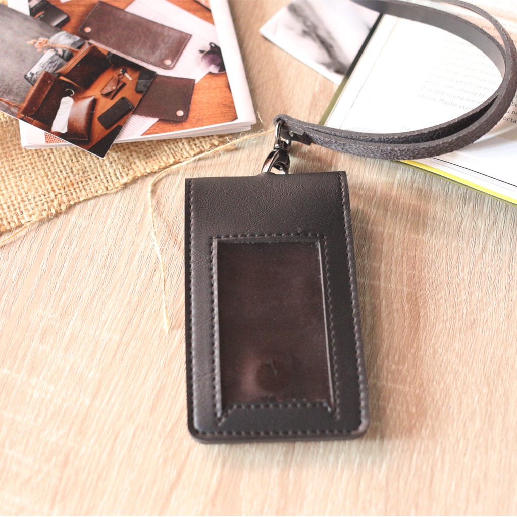 

ZAV - Alma ID Card Kulit Name Tag Souvenir Perusahaan