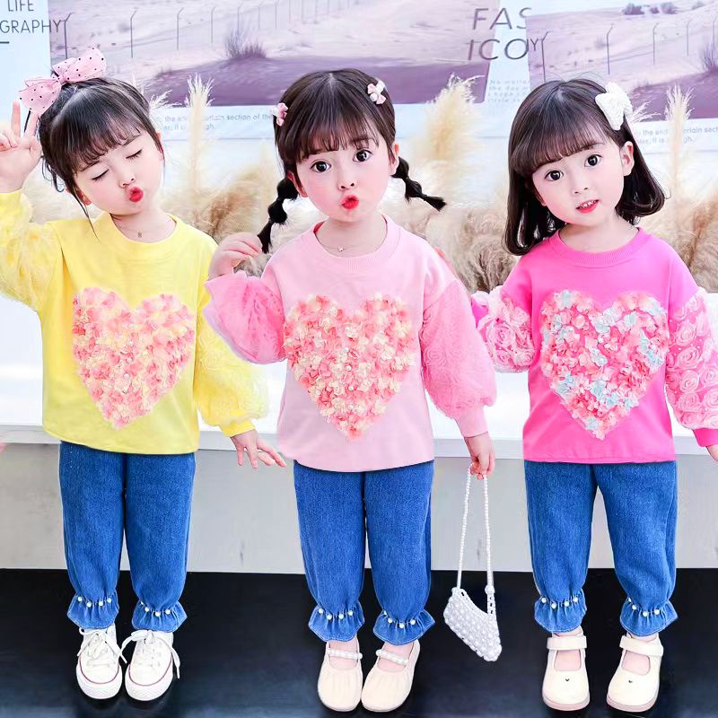 SETELAN CELANA JEANS MUTIARA ANAK PEREMPUAN IMPORT 1-5 TAHUN LENGAN PANJANG / SETELAN ANAK CEWEK IMPORT CELANA JEANS CUTBRAY MUTIARA + SWEATER BUNGA FLOWER LOVE