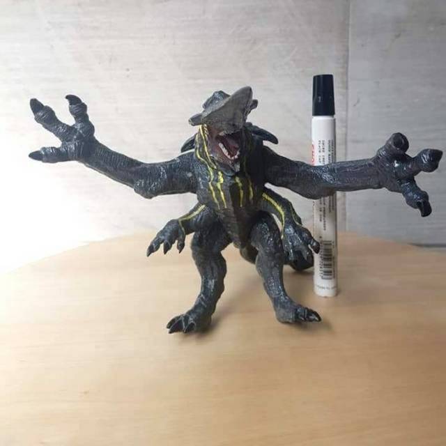 Pasific rim kaiju knifebead