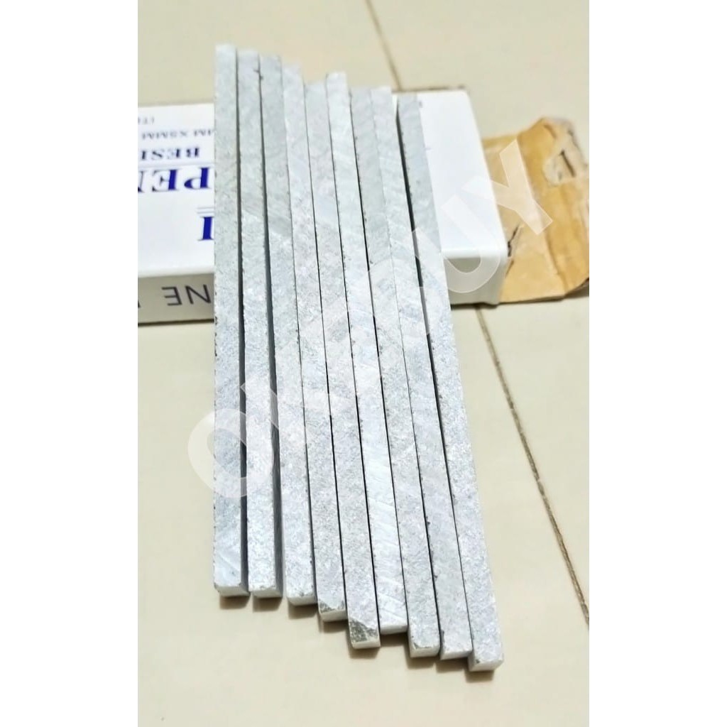 

kapur besi ferari / stone pencil