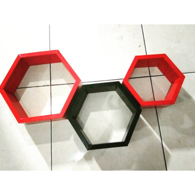 Rak dinding segi 6. Rak kayu