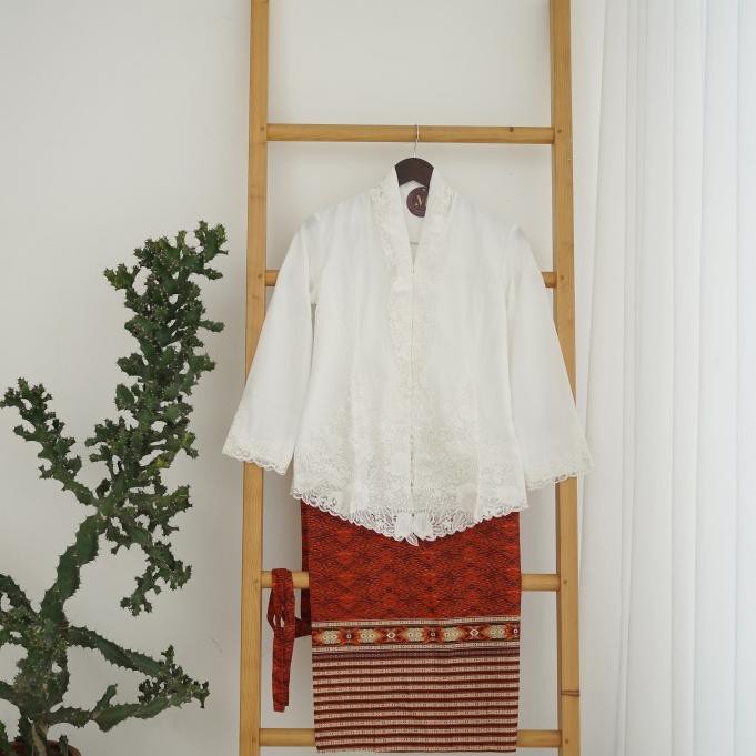 Baju Kebaya Encim Putih Lengan Panjang- MALIKA Kebaya Ncim Modern