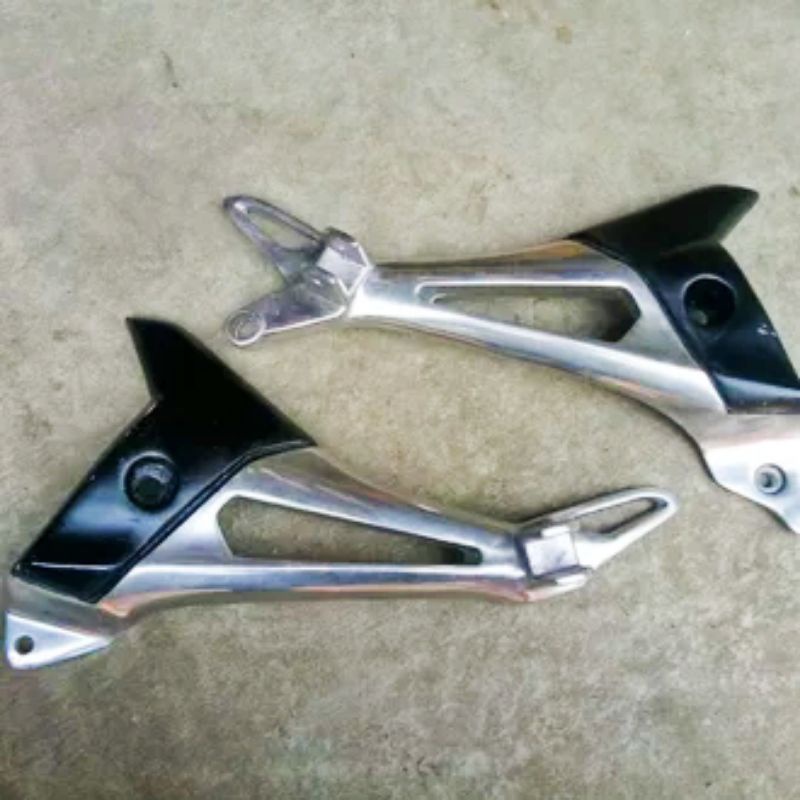 Potstep  Fotstep supra X125 new Footstep Belakang Supra X 125 New postep revo lama