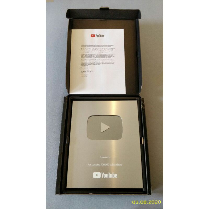 replika Rill silver play button dan dus box