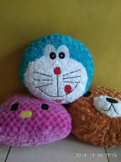 Bantal bulu kepala karakter size:L