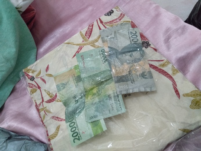 Atasan Batik Wanita Model Slimfit Motif Batik Dianputri Seragam