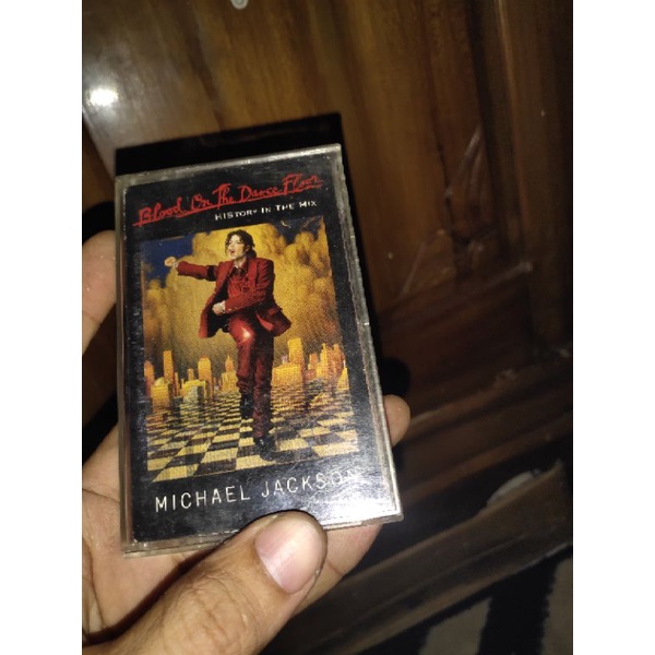 kaset pita michael jackson / blood on the dance floor