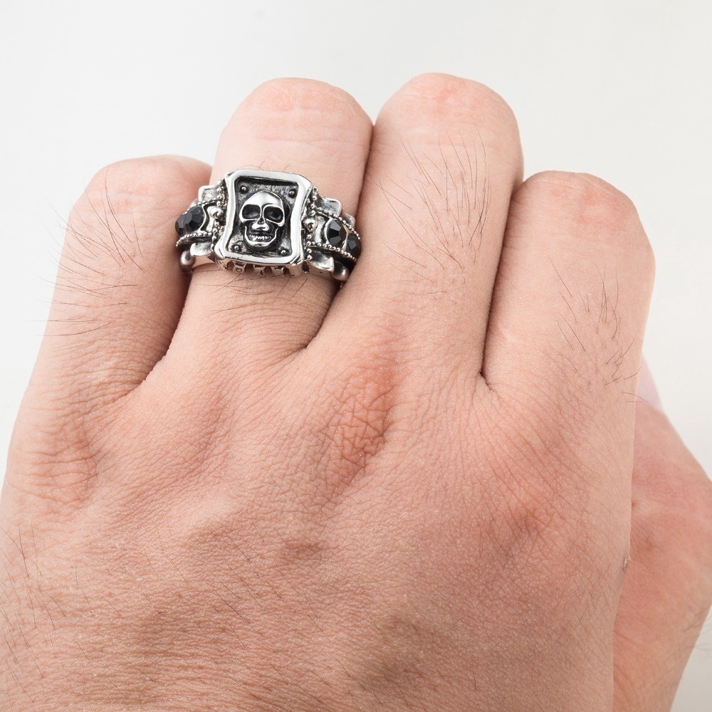 Cincin Titanium Steel Motif Tengkorak Gaya Punk Rock Ukuran US 7-14 untuk Pria