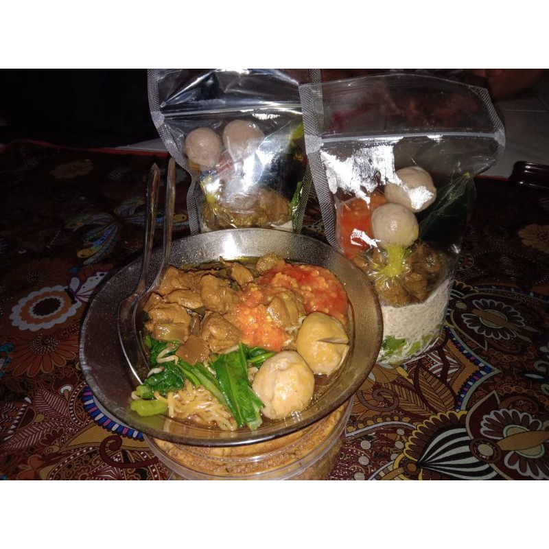 

Mie ayam bakso